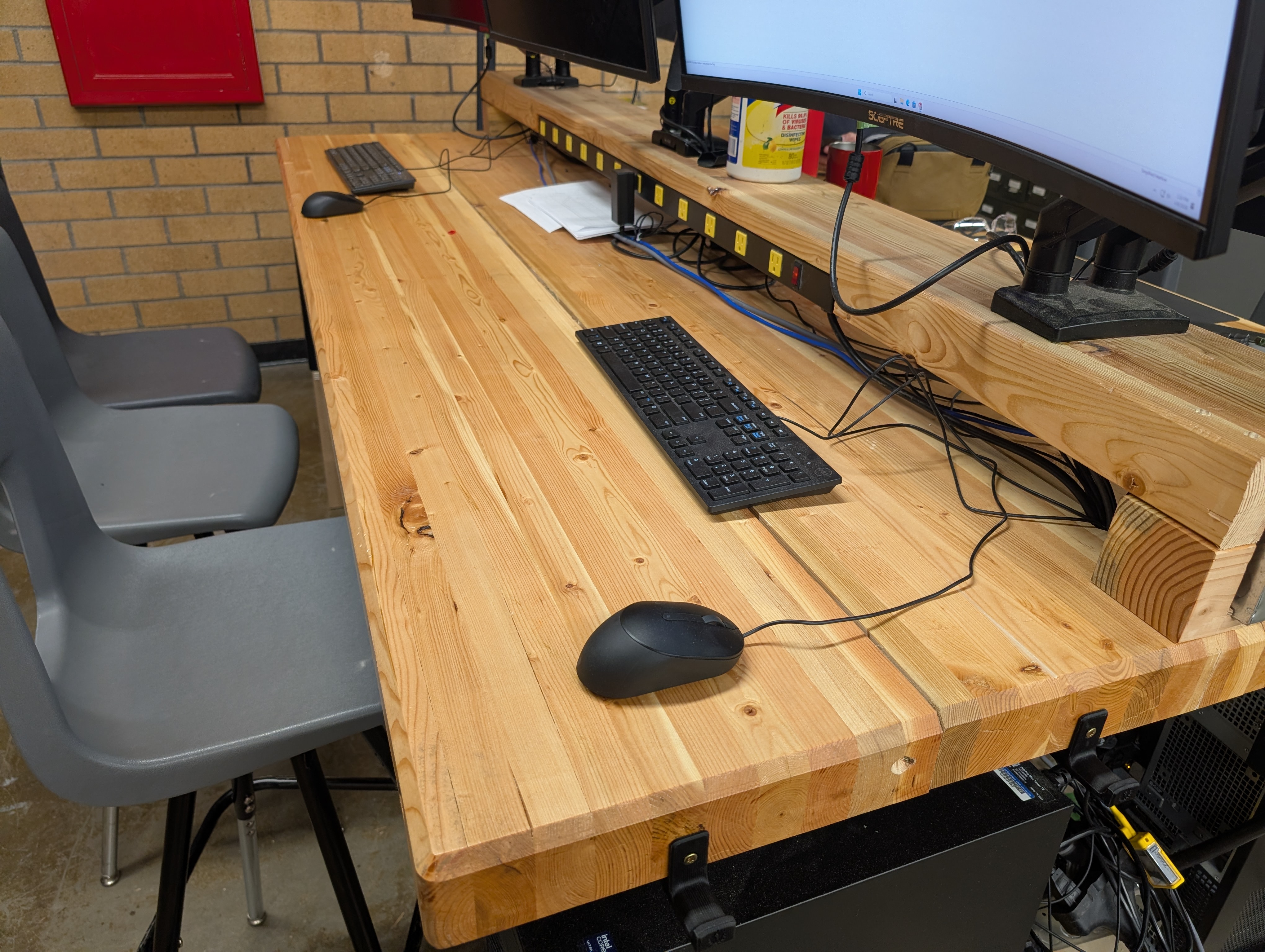 Computer table